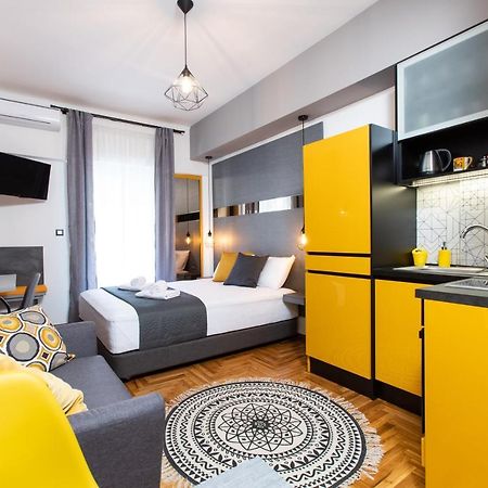 Downtown Luxury Boutique Suites : The Yellow Suite سالونيك المظهر الخارجي الصورة
