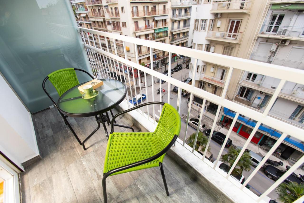 Downtown Luxury Boutique Suites : The Yellow Suite سالونيك المظهر الخارجي الصورة
