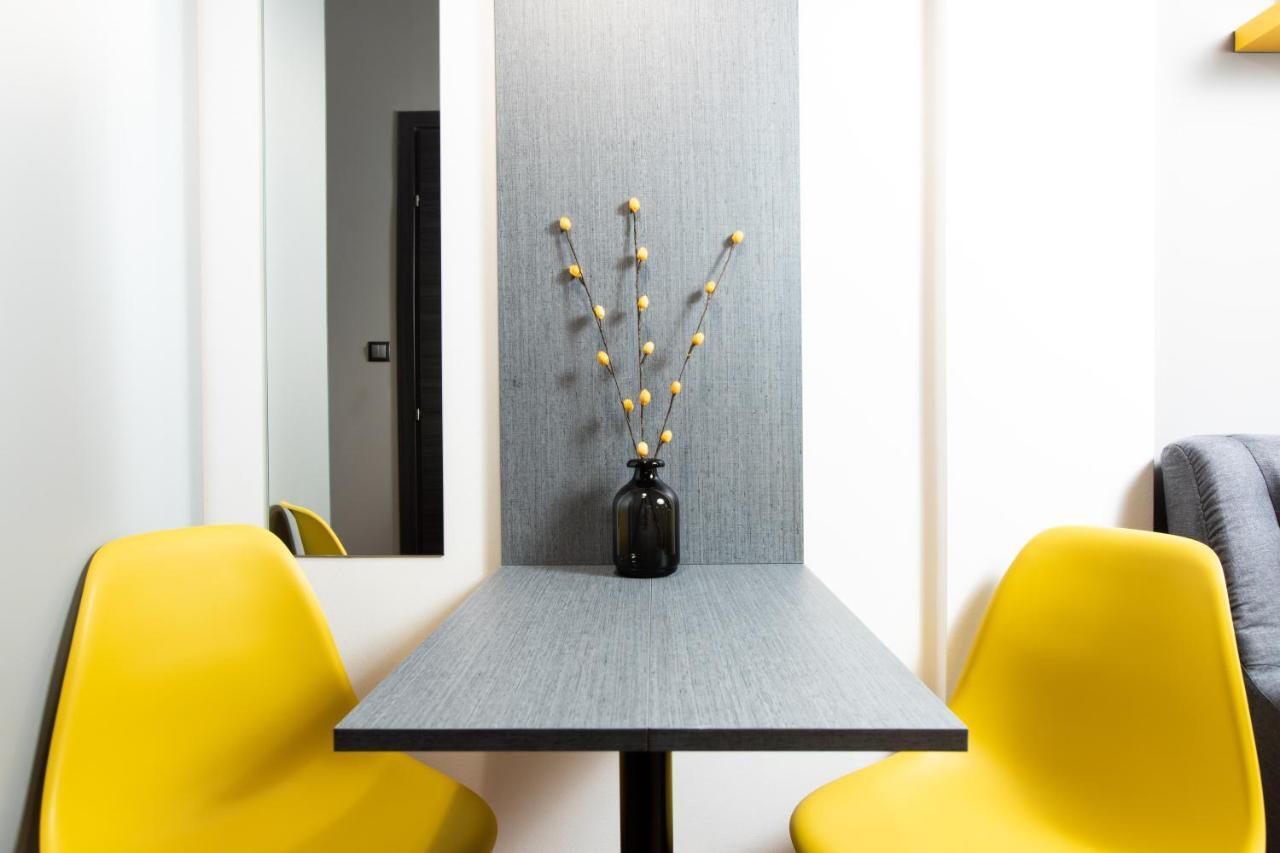 Downtown Luxury Boutique Suites : The Yellow Suite سالونيك المظهر الخارجي الصورة
