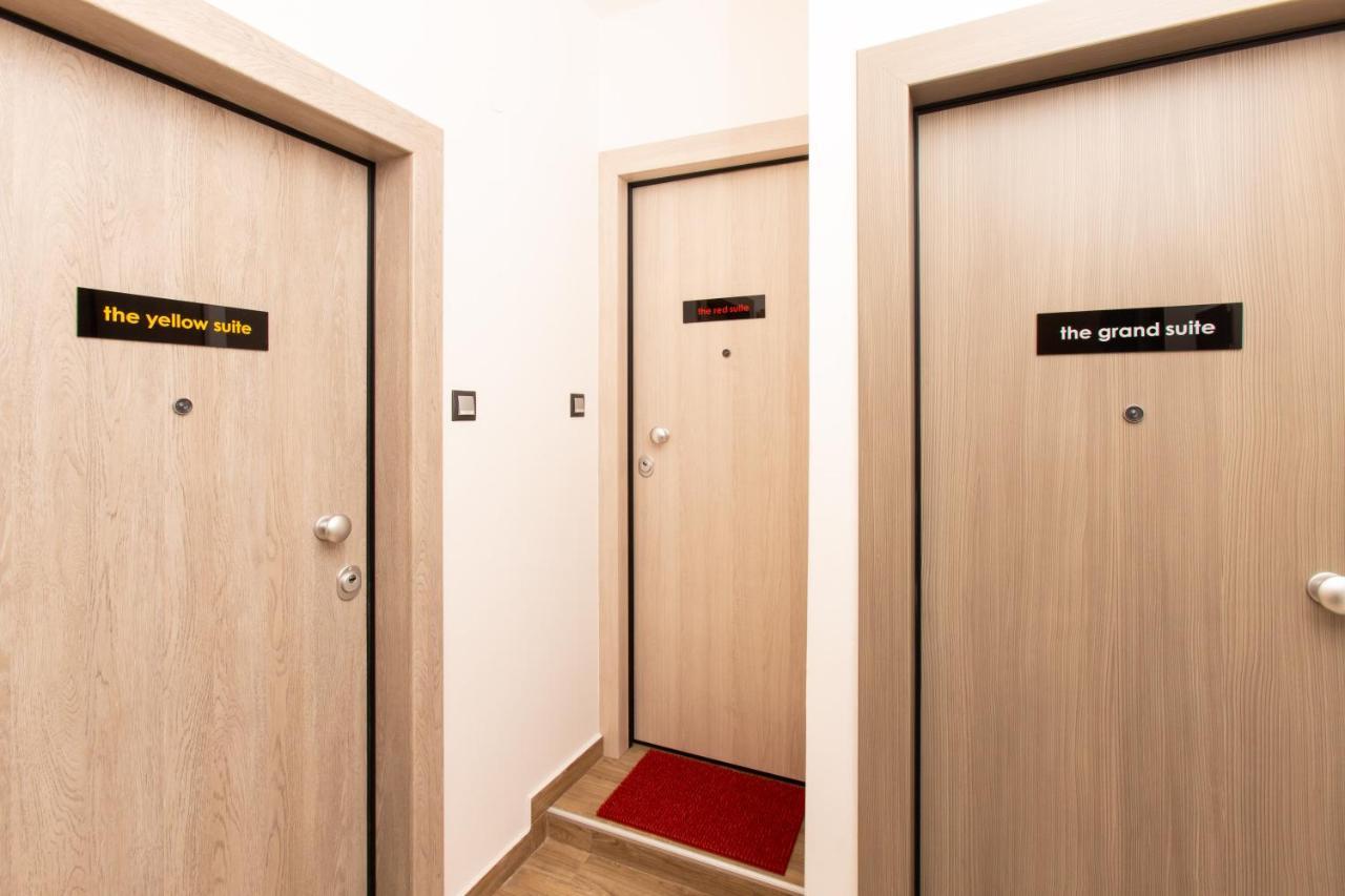 Downtown Luxury Boutique Suites : The Yellow Suite سالونيك المظهر الخارجي الصورة