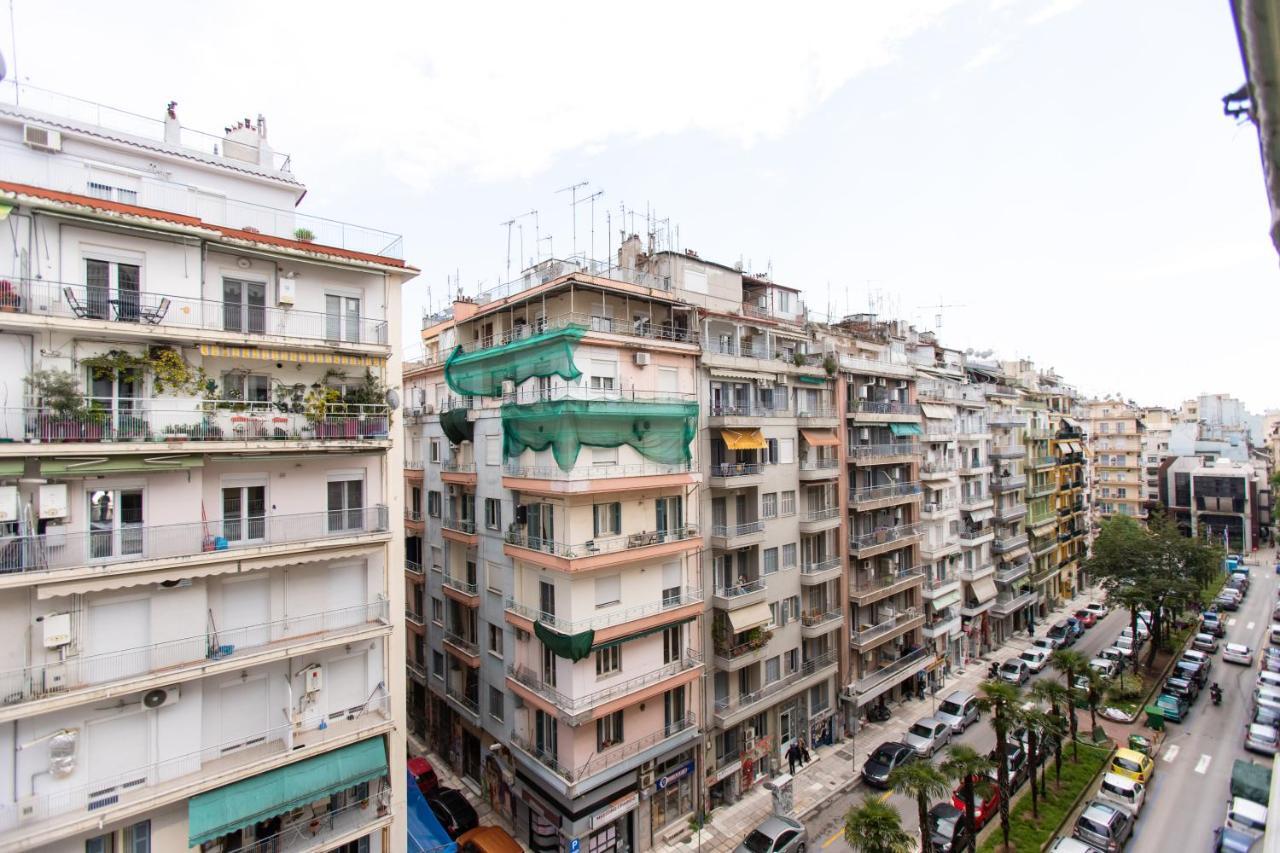 Downtown Luxury Boutique Suites : The Yellow Suite سالونيك المظهر الخارجي الصورة