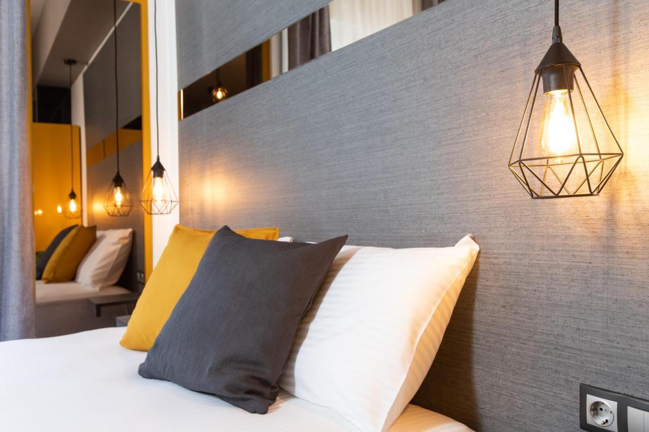 Downtown Luxury Boutique Suites : The Yellow Suite سالونيك المظهر الخارجي الصورة