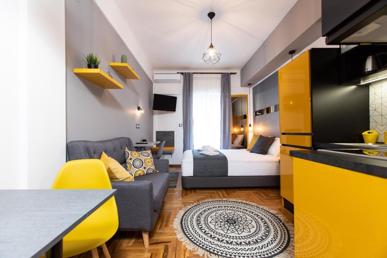 Downtown Luxury Boutique Suites : The Yellow Suite سالونيك المظهر الخارجي الصورة