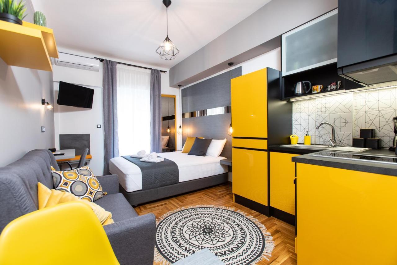 Downtown Luxury Boutique Suites : The Yellow Suite سالونيك المظهر الخارجي الصورة